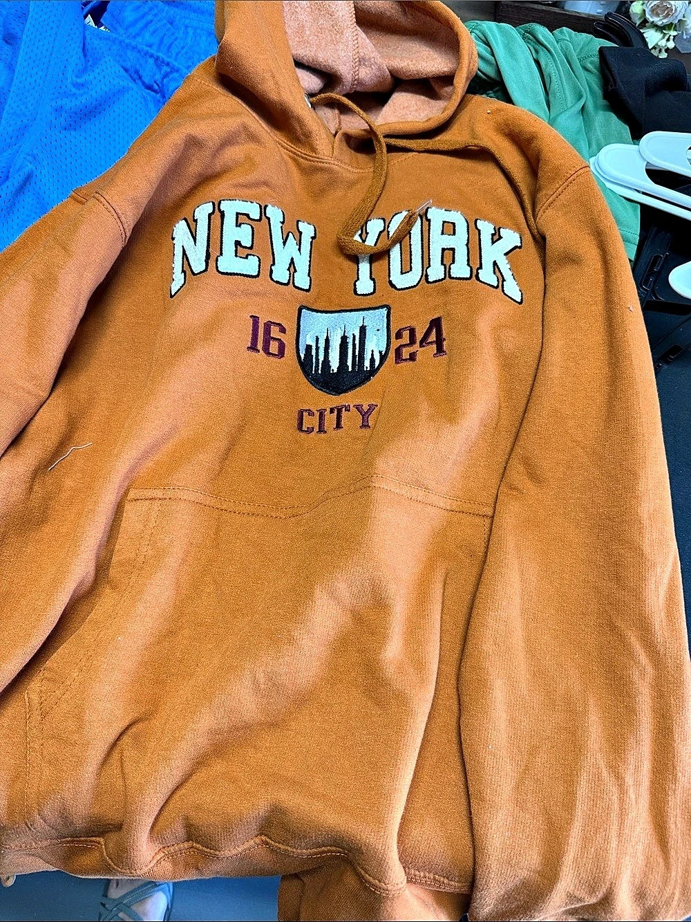New York Popular NY25CHY1 RUST Graphic Hoodie Brown Size Medium NWT
